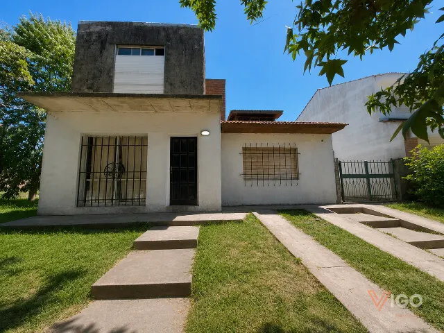 Casa de 4 ambientes sobre esquina en Jardín de Peralta Ramos en Jardín de Peralta Ramos, Mar del Plata